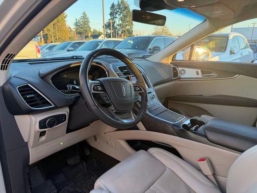 2020 Lincoln Nautilus Reserve