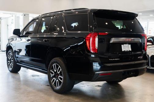 2023 GMC Yukon 4WD AT4