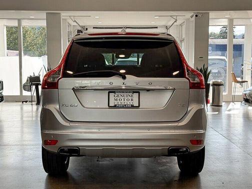 2016 Volvo XC60 T5 Drive-E Platinum