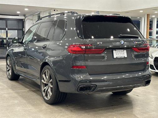 2022 BMW X7 M50i