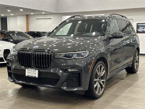 2022 BMW X7 M50i