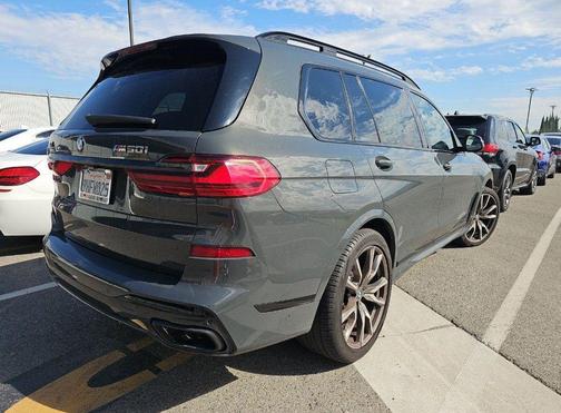 2022 BMW X7 M50i