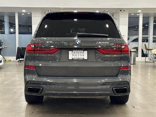 2022 BMW X7 M50i