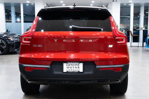 2022 Volvo XC40 Recharge Pure Electric P8 Twin Plus