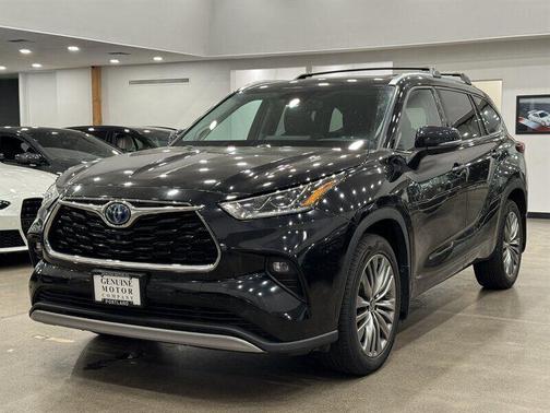 2021 Toyota Highlander Hybrid Platinum
