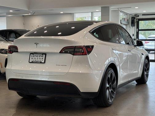 2021 Tesla Model Y Long Range Dual Motor All-Wheel Drive