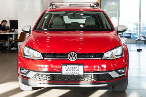 Tornado Red 2017 Volkswagen Golf Alltrack TSI S