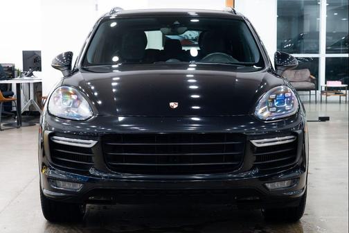 2016 Porsche Cayenne GTS