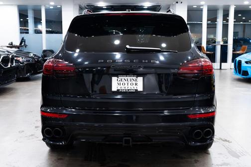 2016 Porsche Cayenne GTS
