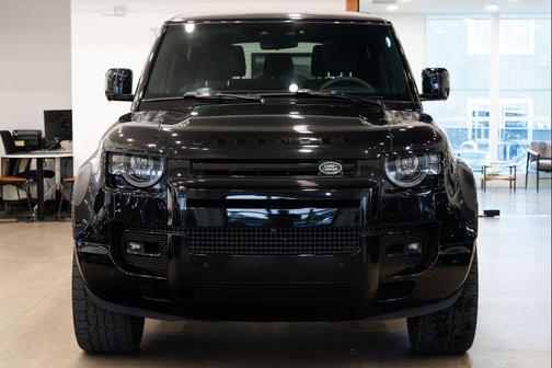 Santorini Black Metallic 2023 Land Rover Defender V8