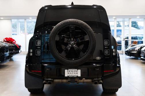 Santorini Black Metallic 2023 Land Rover Defender V8