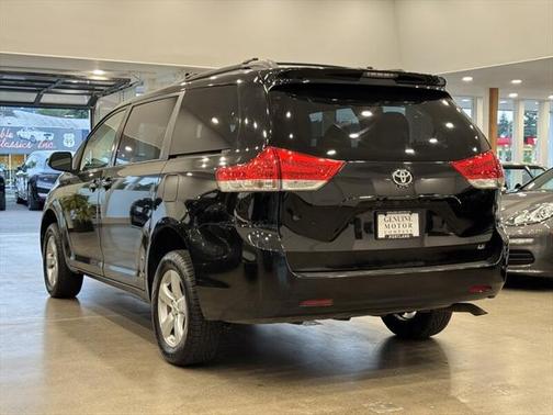 2012 Toyota Sienna LE