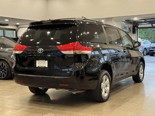 2012 Toyota Sienna LE
