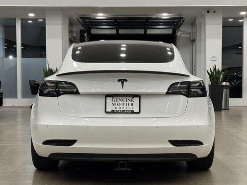 2019 Tesla Model 3 Mid Range
