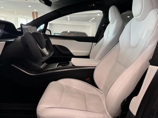 2022 Tesla Model X Plaid Tri Motor All-Wheel Drive