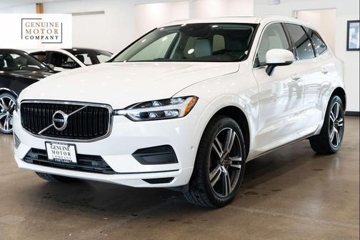 Crystal White 2018 Volvo XC60 T5 Momentum