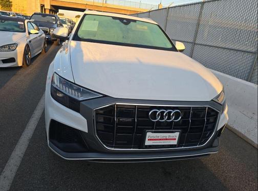 Glacier White Metallic 2023 Audi Q8 55 Premium Plus