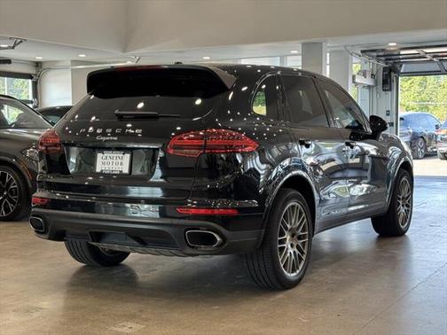 2017 Porsche Cayenne Platinum Edition