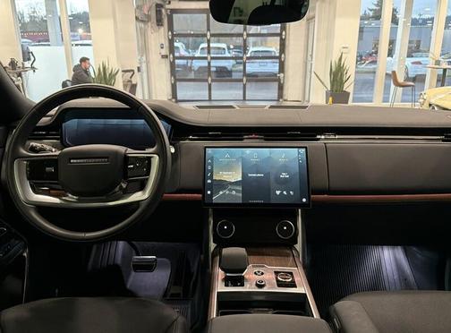 2023 Land Rover Range Rover P530 SE
