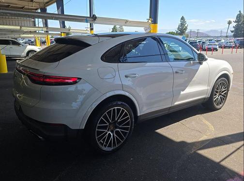 White 2021 Porsche Cayenne Cayenne