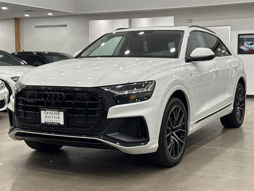 2023 Audi Q8 55 Premium Plus