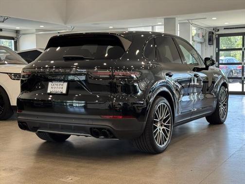 2023 Porsche Cayenne Platinum Edition