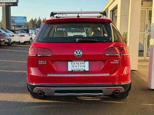 2017 Volkswagen Golf Alltrack TSI S