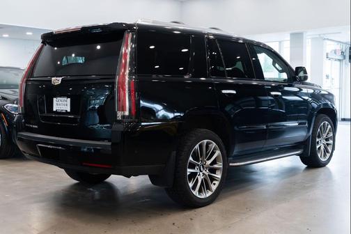 2020 Cadillac Escalade Luxury