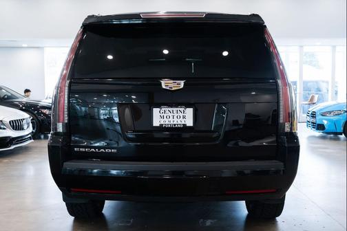 2020 Cadillac Escalade Luxury
