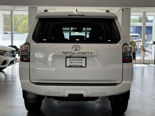 2022 Toyota 4Runner SR5