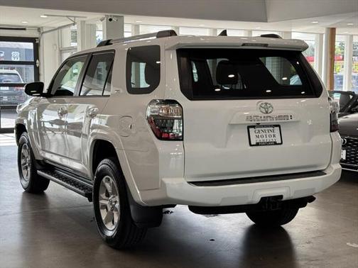 2022 Toyota 4Runner SR5