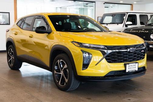 Nitro Yellow Metallic 2024 Chevrolet Trax FWD 1RS