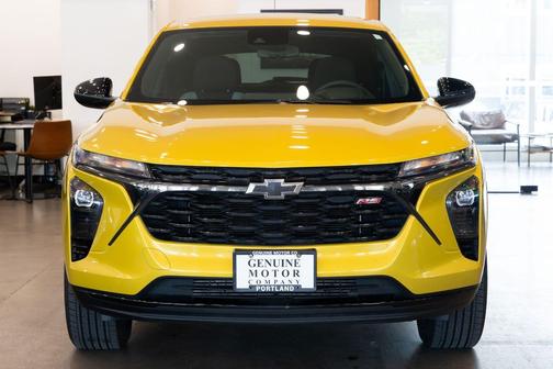 Nitro Yellow Metallic 2024 Chevrolet Trax FWD 1RS