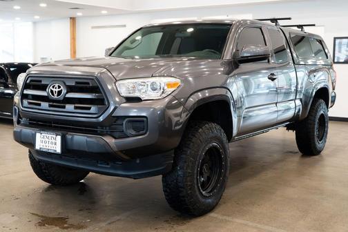 2017 Toyota Tacoma SR