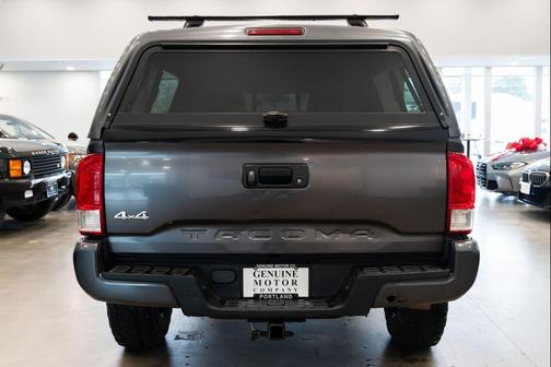 2017 Toyota Tacoma SR