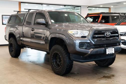 2017 Toyota Tacoma SR