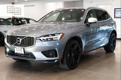 Gray Metallic 2019 Volvo XC60 Recharge Plug-In Hybrid T8 R-Design