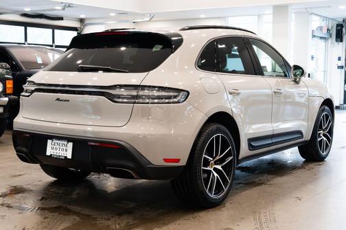 Chalk 2022 Porsche Macan Macan