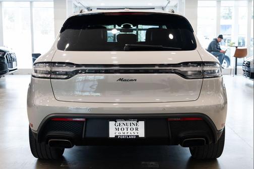 2022 Porsche Macan Macan S