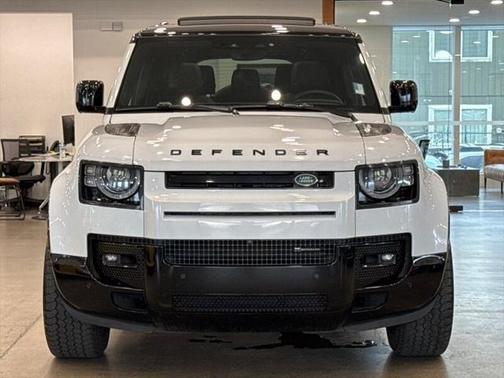 2023 Land Rover Defender 130 X-Dynamic SE