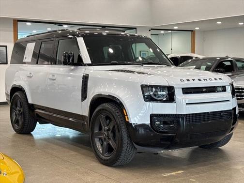 2023 Land Rover Defender 130 X-Dynamic SE