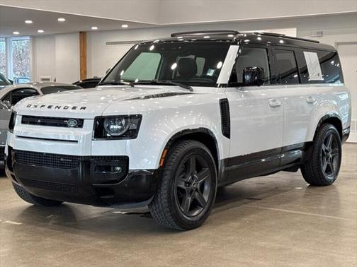 2023 Land Rover Defender 130 X-Dynamic SE