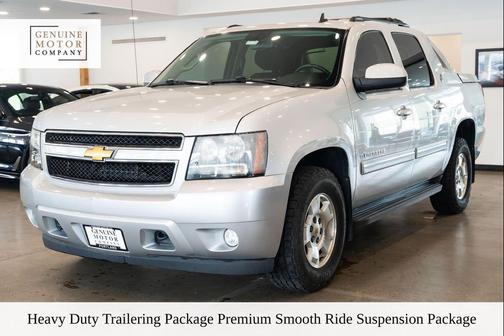 Silver Ice Metallic 2013 Chevrolet Avalanche LS