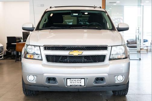 Silver Ice Metallic 2013 Chevrolet Avalanche LS