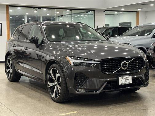 2023 Volvo XC60 B6 Ultimate Dark Theme