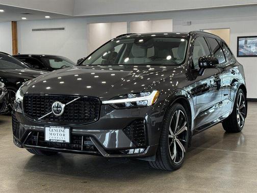 2023 Volvo XC60 B6 Ultimate Dark Theme