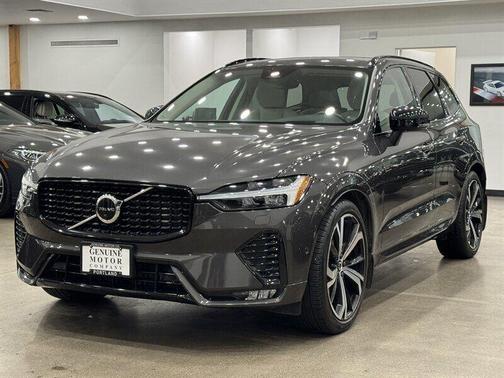 2023 Volvo XC60 B6 Ultimate Dark Theme