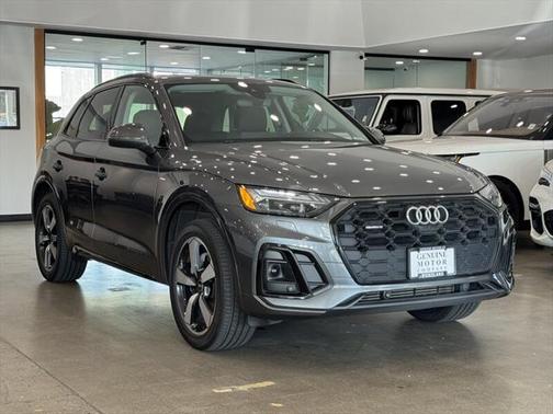 2022 Audi Q5 45 S line Prestige