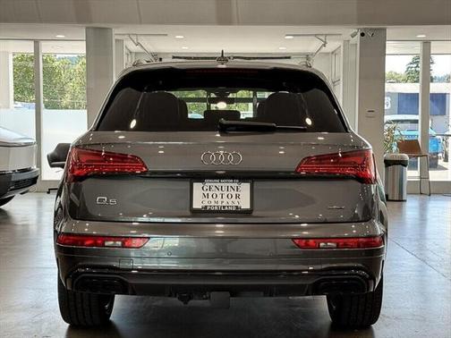 2022 Audi Q5 45 S line Prestige