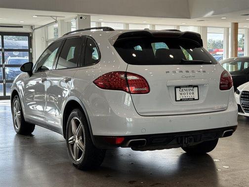 2014 Porsche Cayenne Platinum Edition